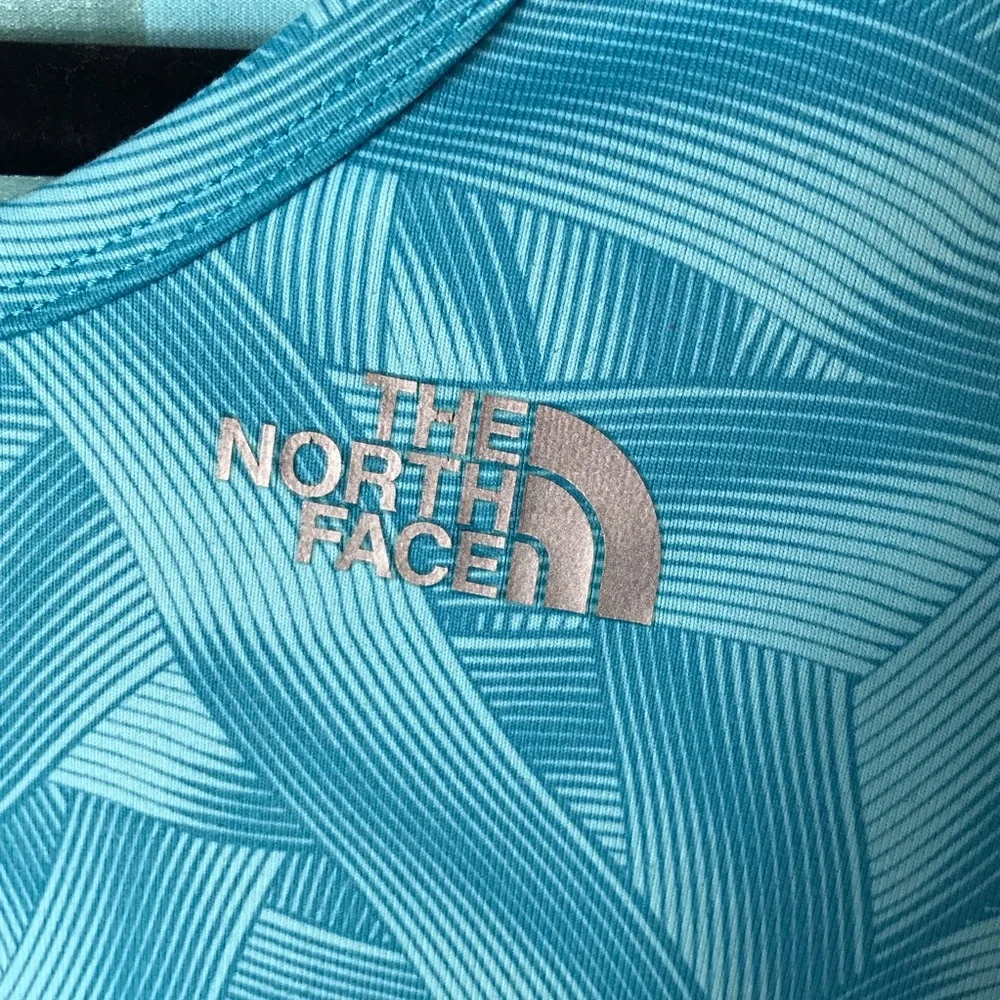 The North Face vapor wick short sleeve top‎ blue - Picture 3 of 6